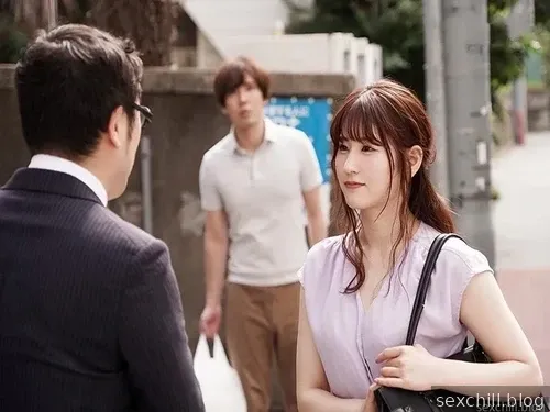 Gặp lại cô bạn thân thời đi học mời về nhà chơi xong chơi luôn cô bạn